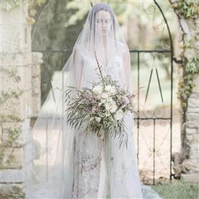 fwthumbBridal bouquet Notley Abby Lilys Flowers Lightwater.jpg